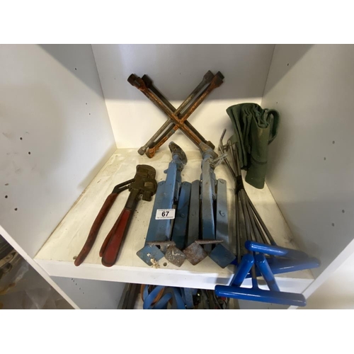 67 - A pair of axle stands, 2 wrenches, a bundle of dent removal tools and 3 spider wrenches. Collect Onl... 