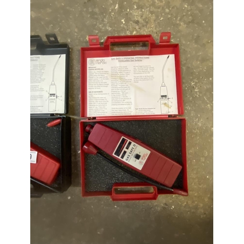 69 - A pair of gas leak test detectors. Collect Only.