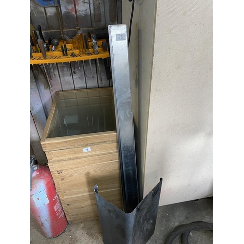 75 - 7 4' galvanised steel angle sections. (2, 2.5