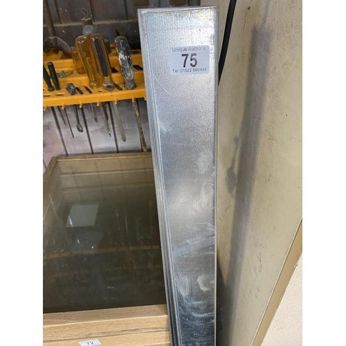 75 - 7 4' galvanised steel angle sections. (2, 2.5