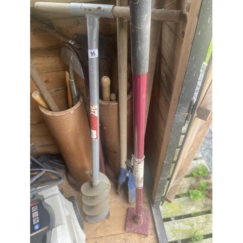 95 - A large selection of digging and garden tools. Collect Only.