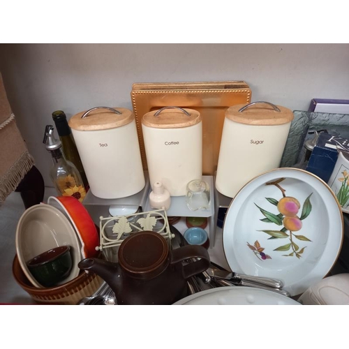 545 - A large selection of kitchenalia including enamel cooking pot Royal Worcester Evesham serving bowl, ... 