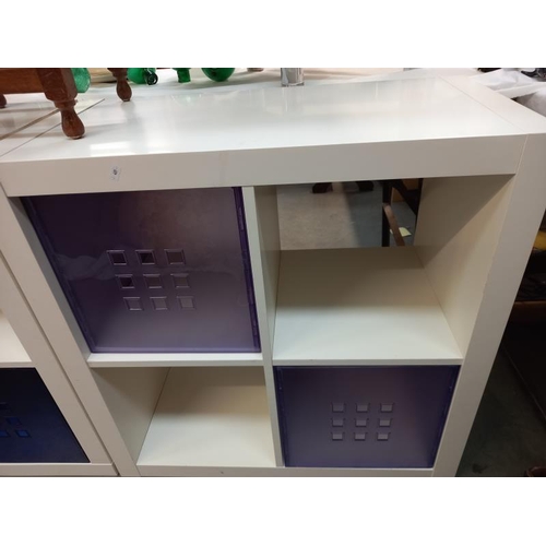 576 - 2 White storage units with blue plastic drawers. 79cm x 39cm x 79cm. Collect Only.