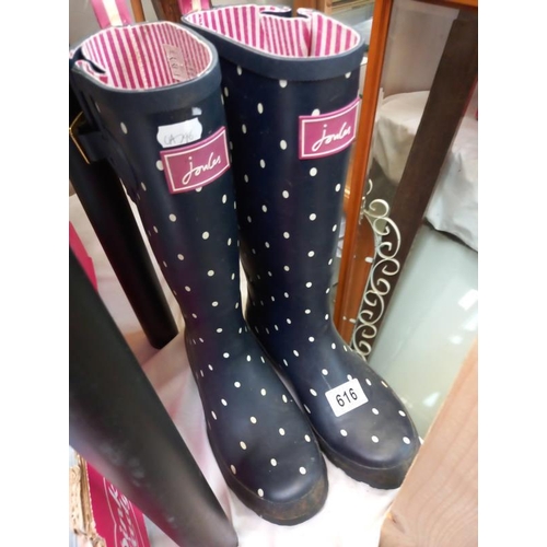 616 - A pair of good quality polkadot Joules boots/wellies, UK size 6.