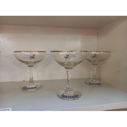 675 - 6 Babycham glasses