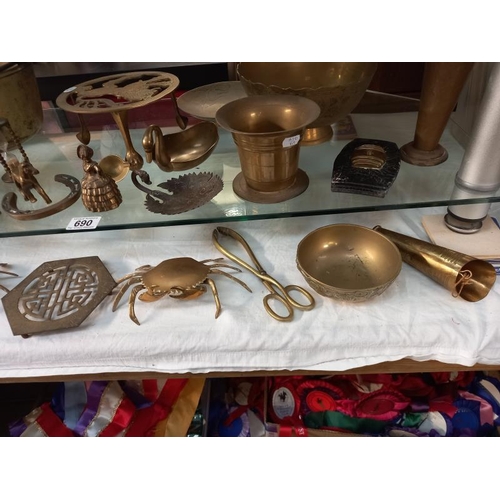 690 - A good lot of brassware etc.