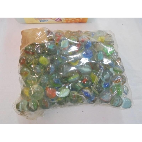 788 - A quantity of glass marbles.