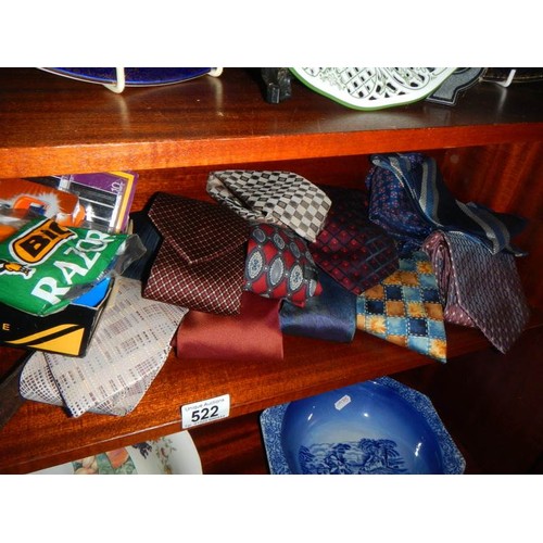 522 - A mixed lot of belts and neck ties.