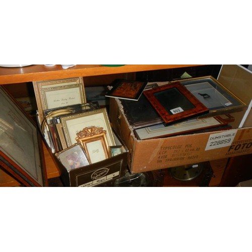 602 - A good lot of picture/photo frames.