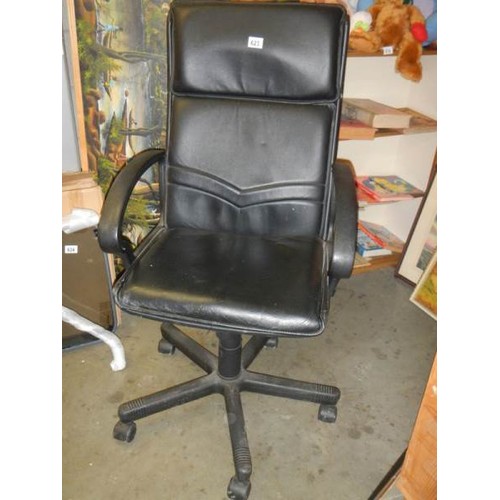 623 - A black office chair.