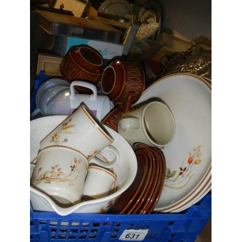 631 - A tray of assorted kitchen ware.