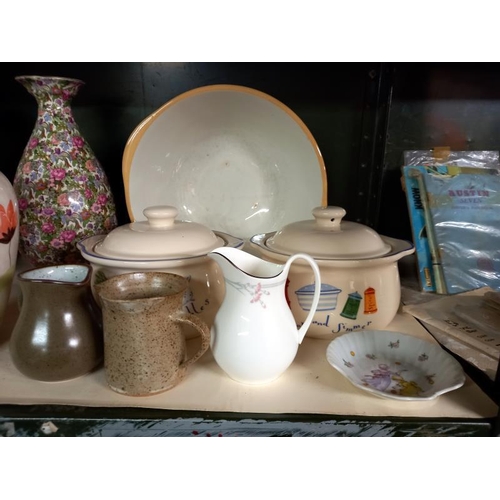 425 - A shelf of vases, jugs & a vintage mixing bowl