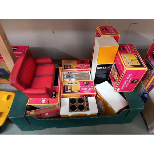 567 - A good selection of 1970's boxed Sindy furniture in various conditions (some items A/F, some boxes A... 