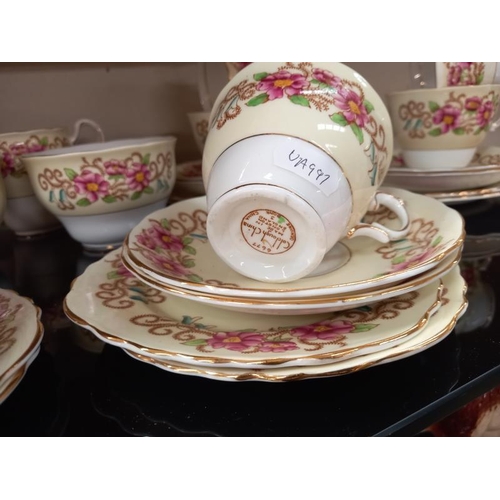 579 - A 36 piece Colclough china tea set