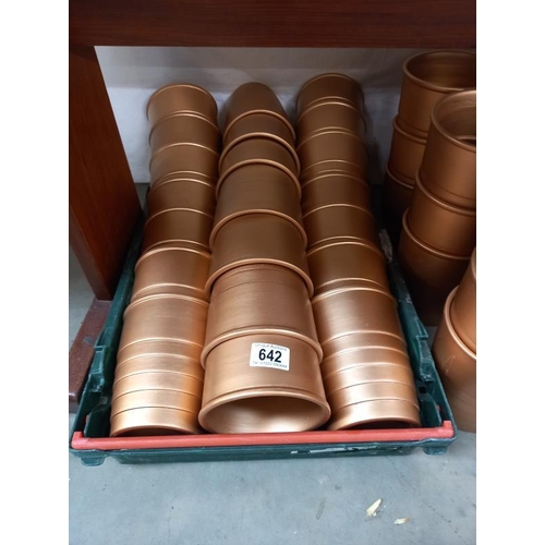 642 - A good quantity of gold coloured pottery pot plants