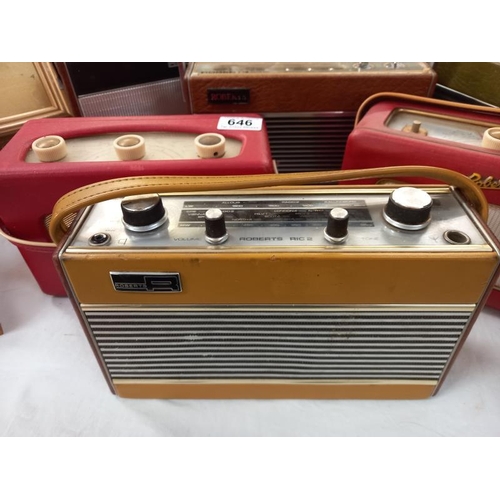 646 - 7 vintage Roberts radios