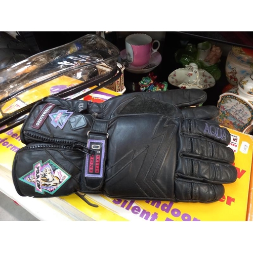 728 - 3 sets of motorcycle gloves by RST, Akito etc, appear new in bags