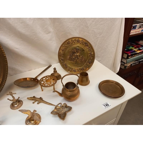 750 - A good selection of brass items including Lincoln plaque etc