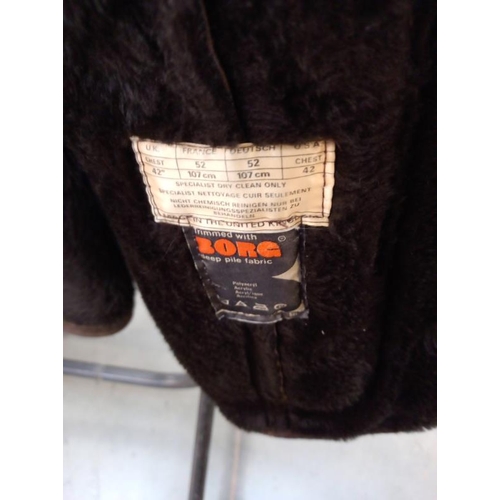 812 - A Gents sheepskin coat chest size 42