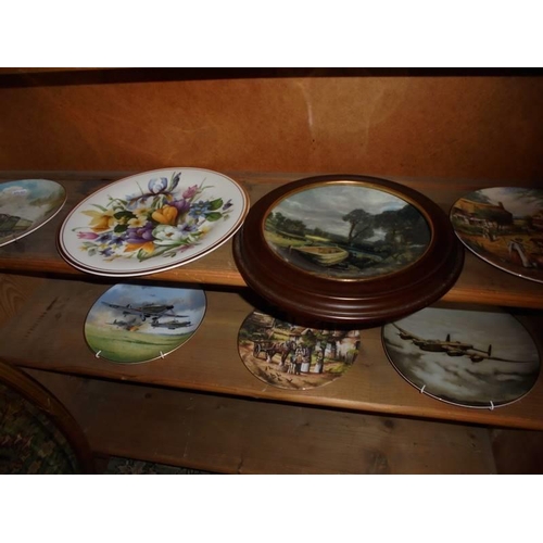 543 - A mixed lot of collector's plates.