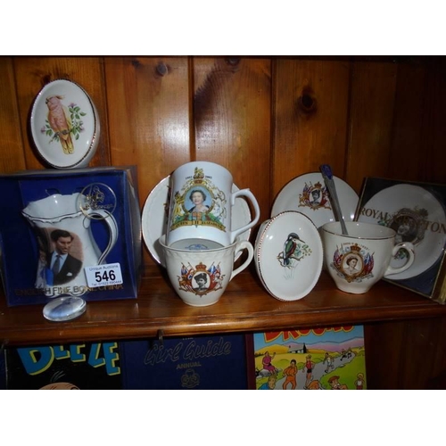 546 - A mixed lot of commemorative and bird decorated ceramics.