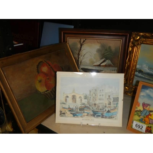 692 - A mixed lot of framed and glazed prints. COLLECT ONLY.