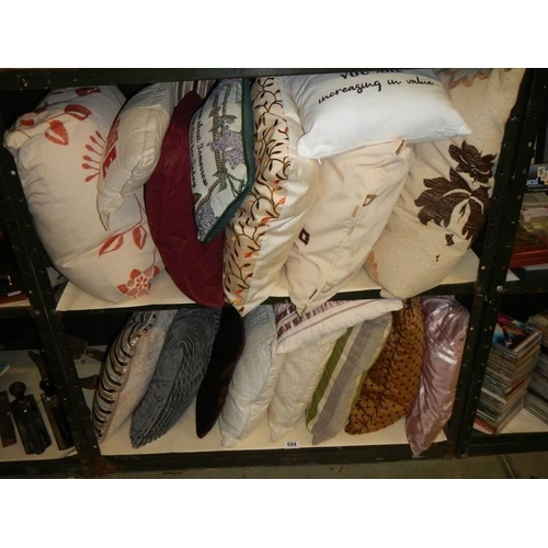 694 - Two shelves of good cushions. COLLECT ONLY.