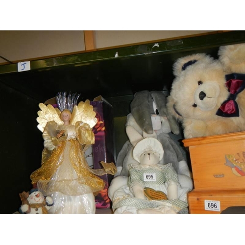 695 - A mixed lot of soft toys including Bugs Bunny and a Christmas angel.