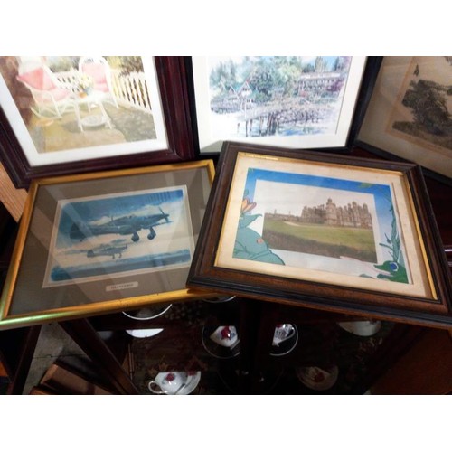 516 - A quantity of framed and glazed prints.