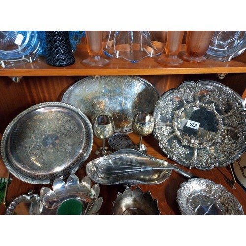 522 - A mixed lot of silver plate.