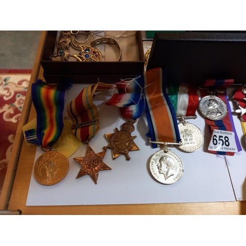 658 - A mixed lot of medals.