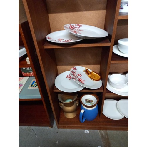 508 - A good lot of assorted ceramic dinner ware etc.,