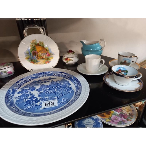 613 - 2 shelves of miscellaneous china including blue willow cups and saucers etc