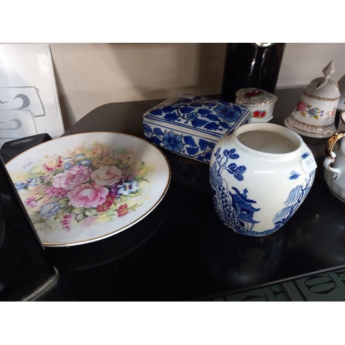 613 - 2 shelves of miscellaneous china including blue willow cups and saucers etc