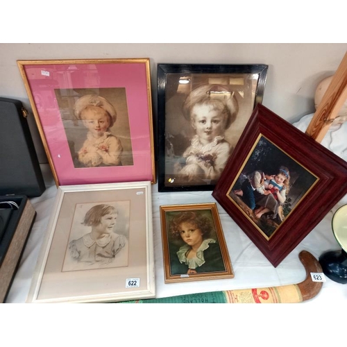 622 - A selection of picture frames various sizes containing portraits