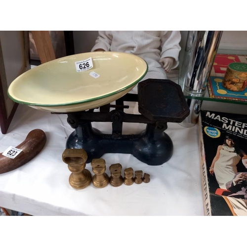 626 - Vintage cast iron kitchen scales with enamel pan and brass weights