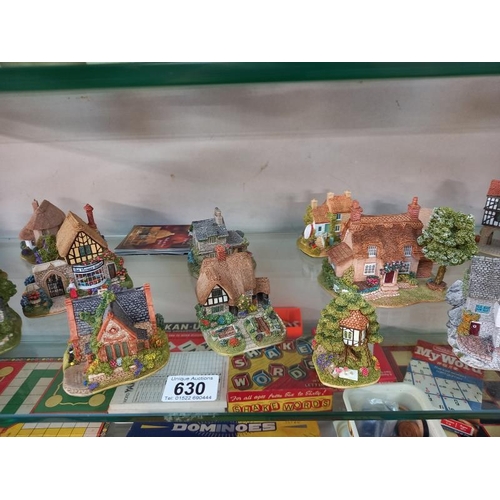 630 - A quantity of Lilliput Lane cottages etc 2 a/f