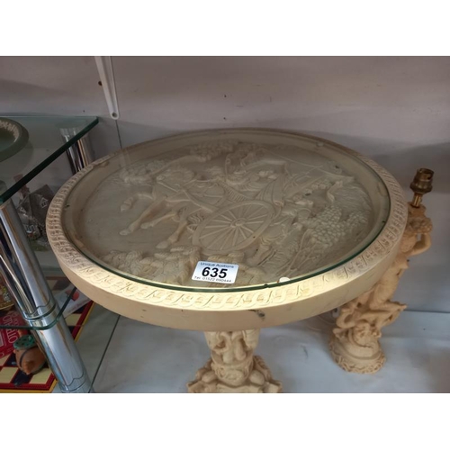 635 - A pair of classical style resin tables with glass tops (1 glass chipped) and similar style lamp. Hei... 