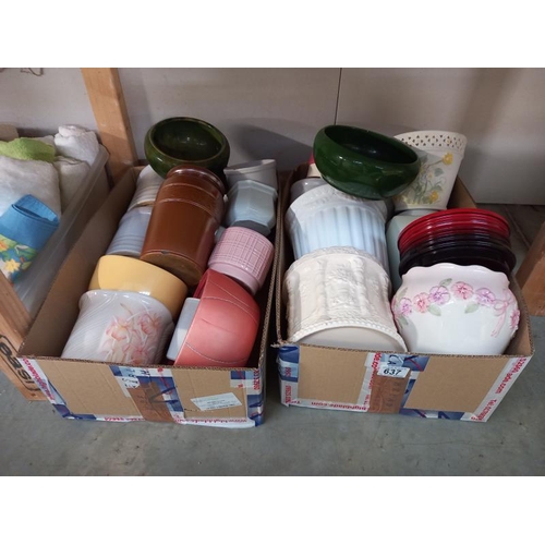 637 - 2 boxes of plant pots/holders