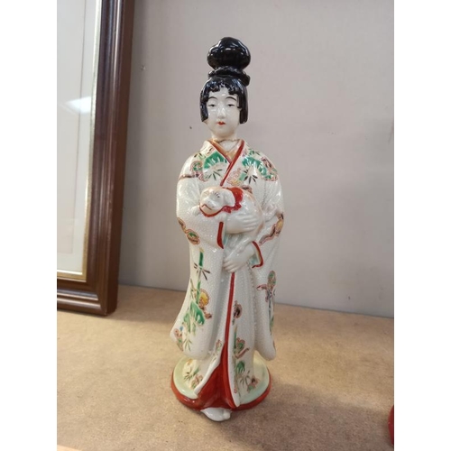 640 - 2 Geisha girl figures 1 a/f and 1 other figure