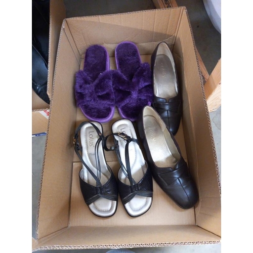 645 - Ladies shoes, size 5  and 4.5 plus pair of slippers