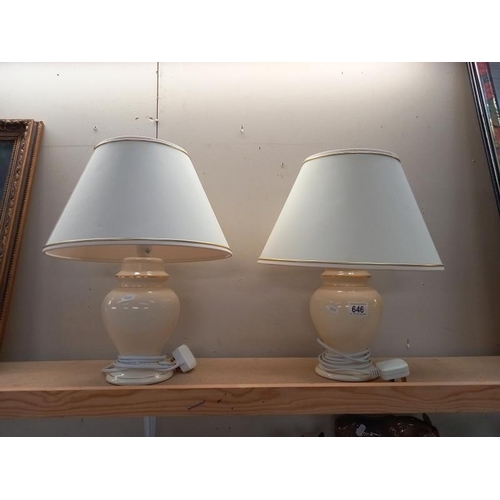 646 - 2 table lamps