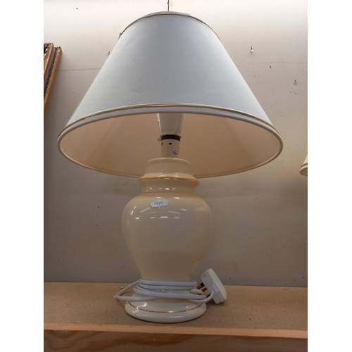 646 - 2 table lamps