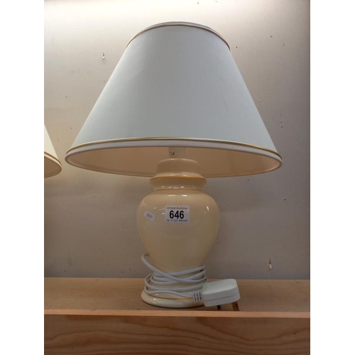 646 - 2 table lamps