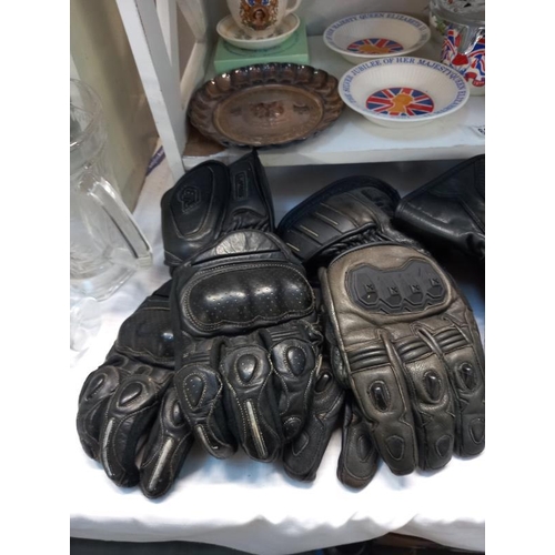 685 - A selection of used motorcycle gloves, size L and XL