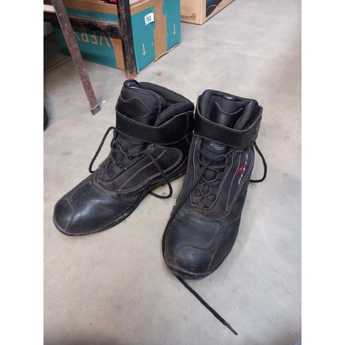 701 - A pair of Merlin motorcyclists boots new with labels size 11 plus another used pair, size unknown & ... 