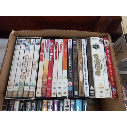 737 - A good selection of DVD's including Satr Wars & Harry Potter