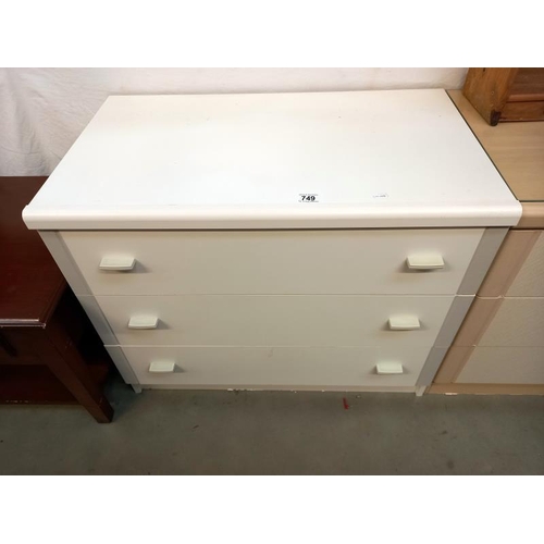 749 - A white melamine bedroom chest of drawers