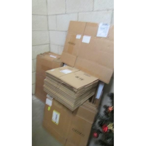 932 - 62 used heavy duty boxes, 22 sizes 49cm x 29cm x 32cm, 10 boxes sizes 42cm x 22cm x 32 cm and 30 box... 