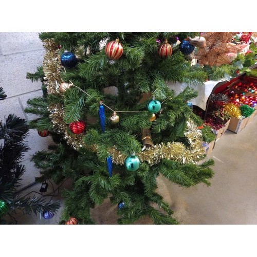 922 - A 6 foot Christmas tree with decorations. COLLECT ONLY